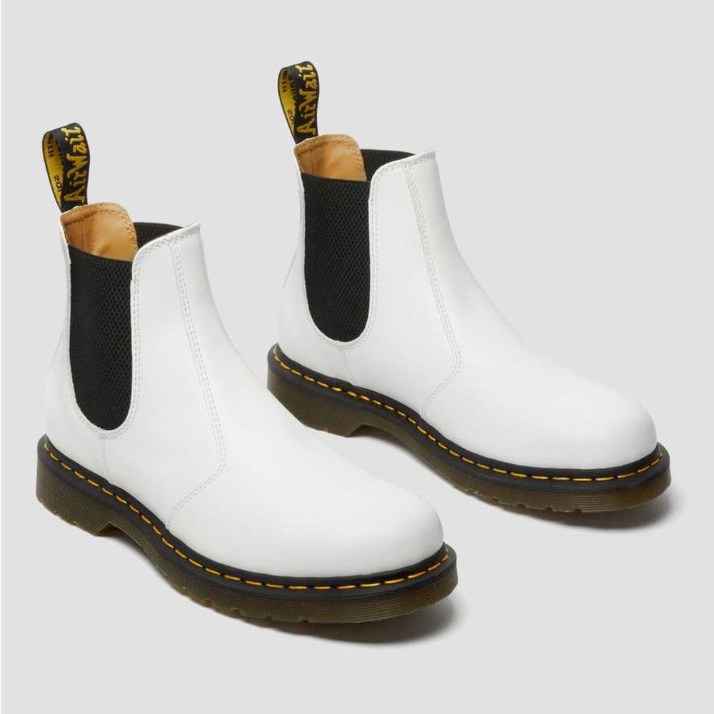 Dr. Martens 2976 YS White Chelsea Boots — Women’s 8 / Men’s 7 — Like New